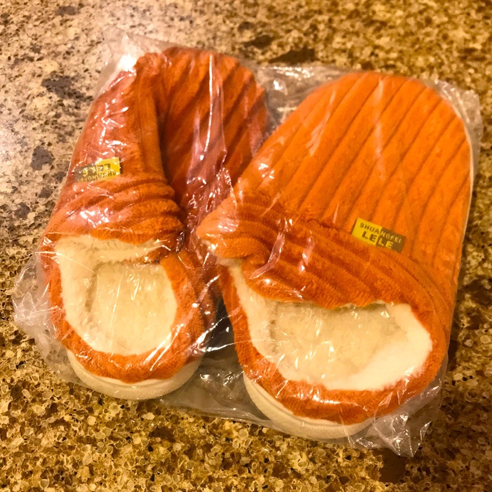 NWT Kids slippers